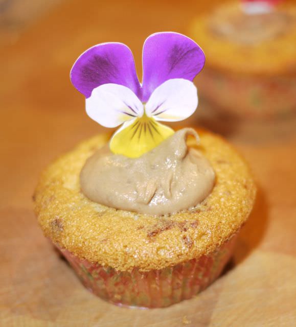 gingerbread cupcake small