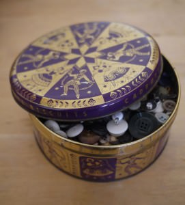 button tin