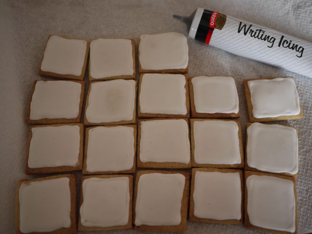 how to royal icing