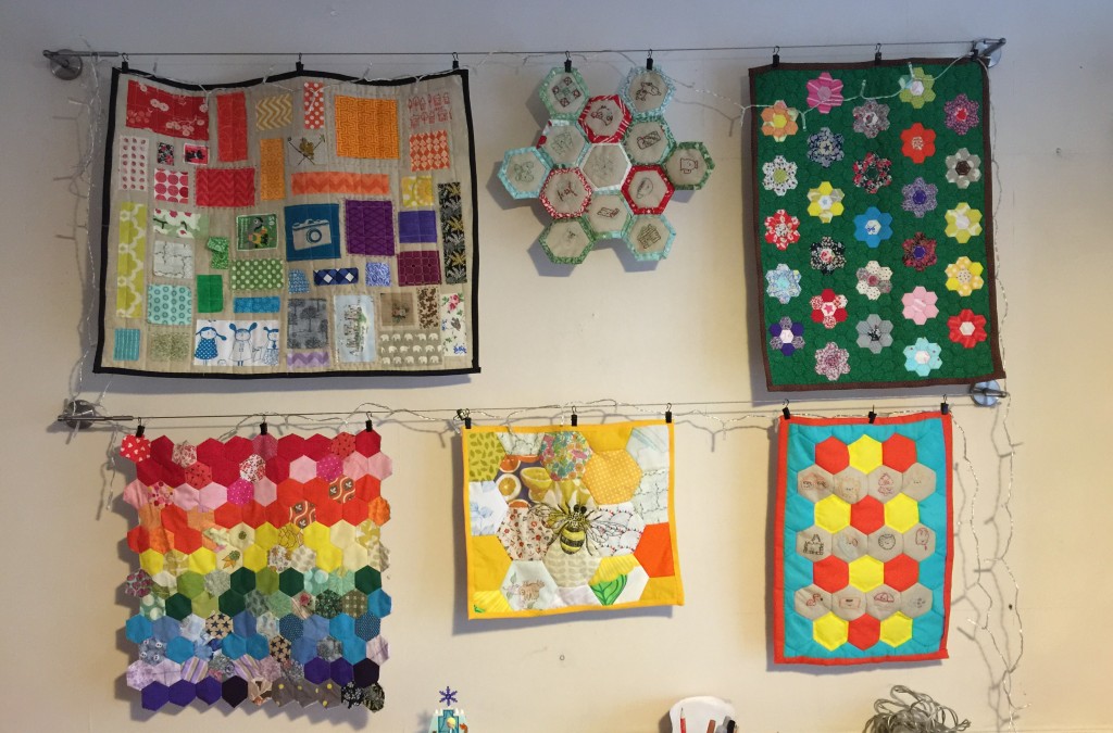 how to display doll quilts