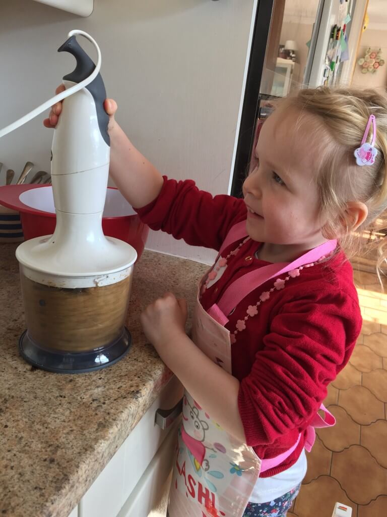 baking cat cookies with Hill's pet food