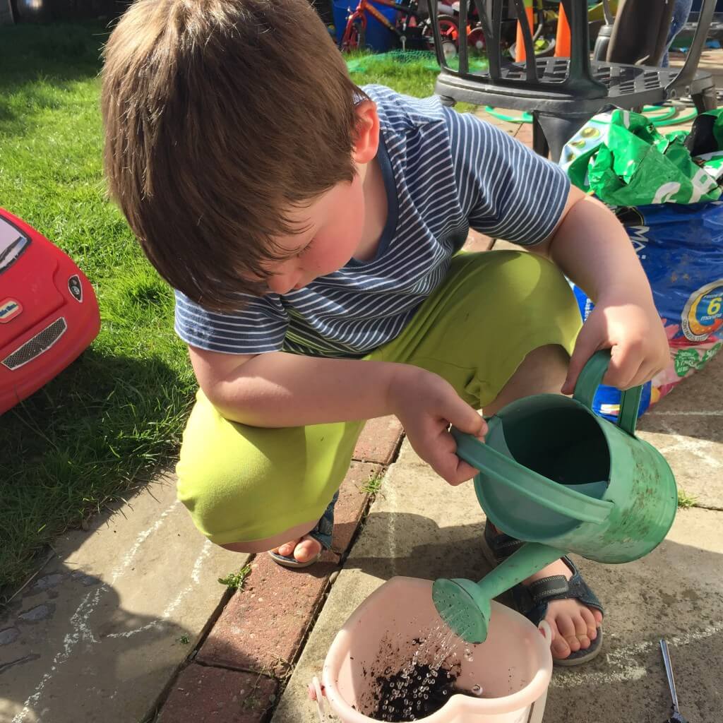 mud kitchen play