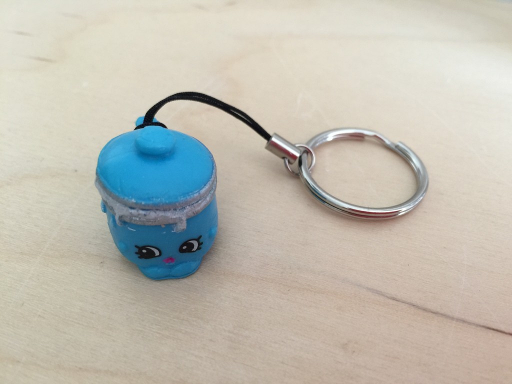 Saucy Pan Shopkin bag charm - holly be tells