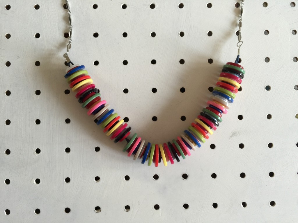 button necklace