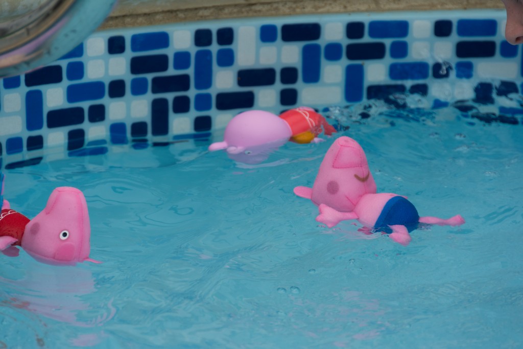 Peppa and George squirts from Zogg