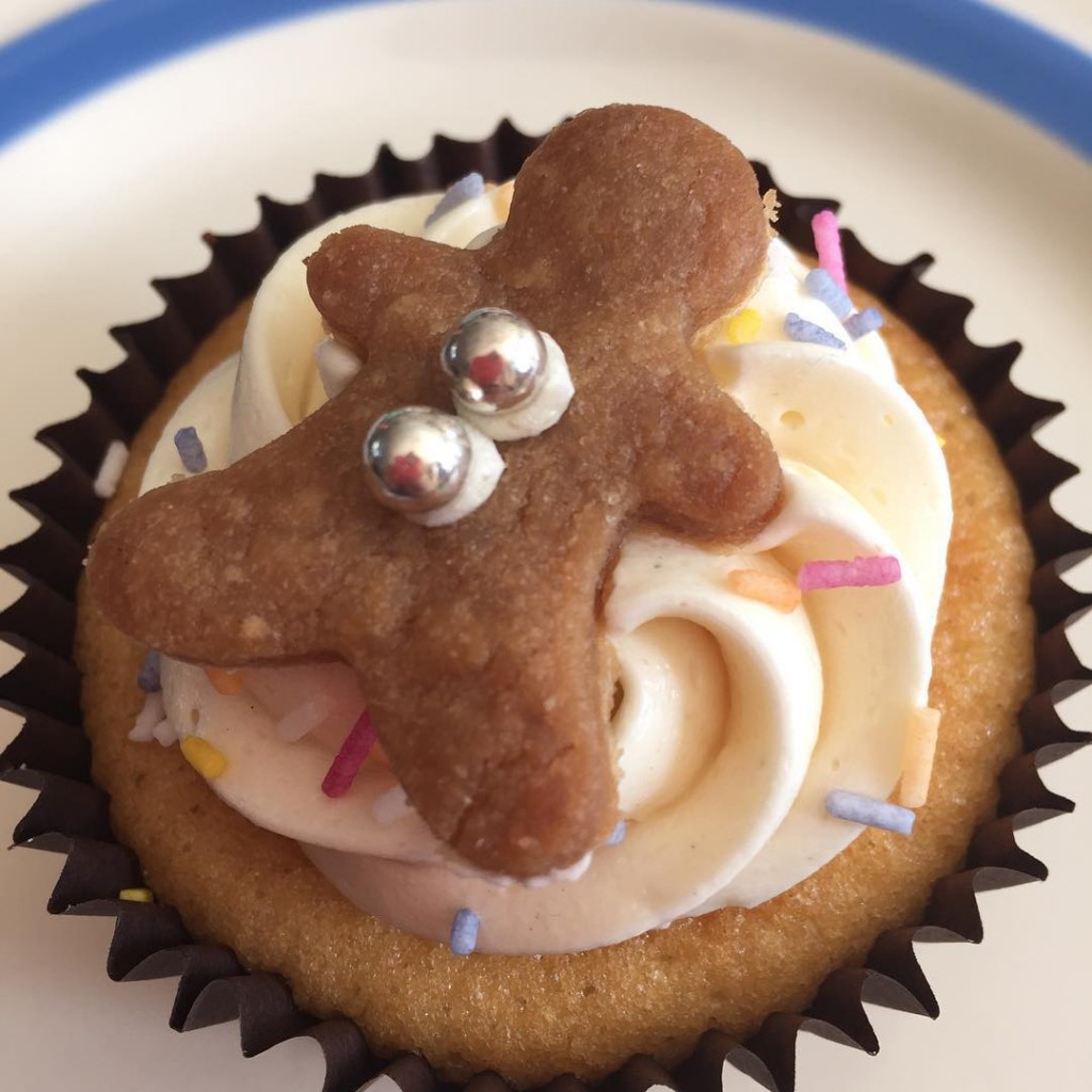 gingerbread cupcake