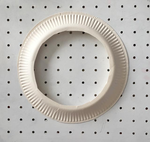 Paper plate gingerbread wreath