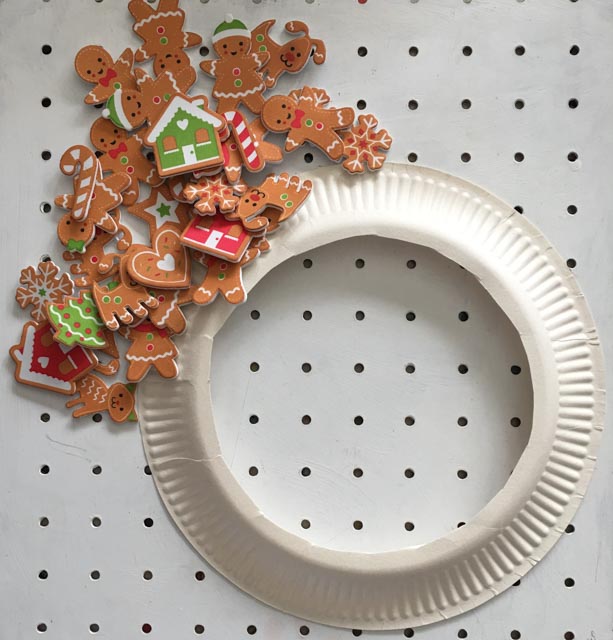 Paper plate gingerbread wreath