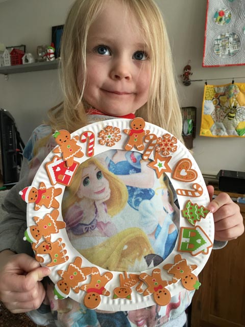 Paper plate gingerbread wreath