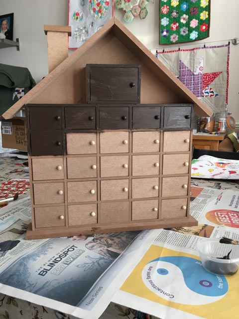 How to make a wooden gingerbread house