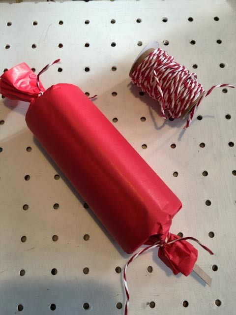 Personalised crackers with Hallmark itty bitty'sPersonalised crackers with Hallmark itty bitty's