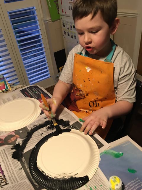 making a paper plate Millennium Falcon