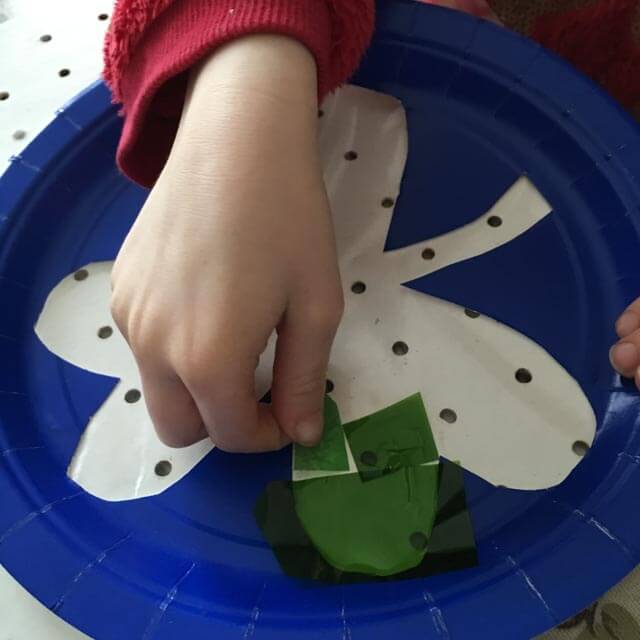 St PAtricks Day sun catcher craft