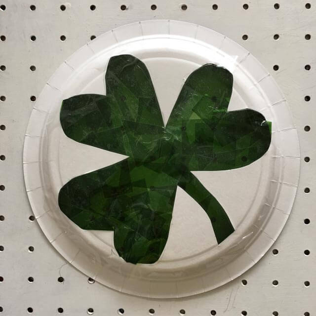 St PAtricks Day sun catcher craft