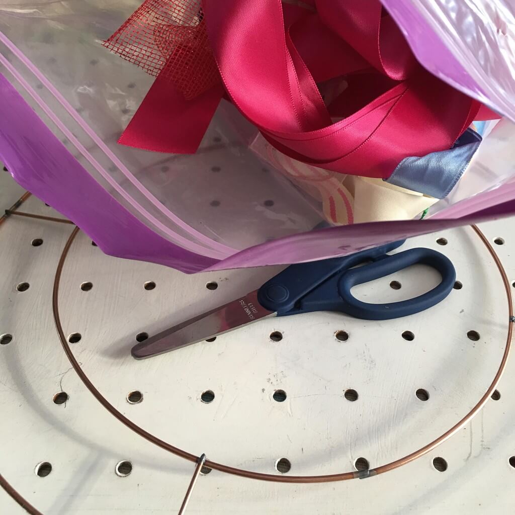 How to make a simple scrappy ribbon wreath