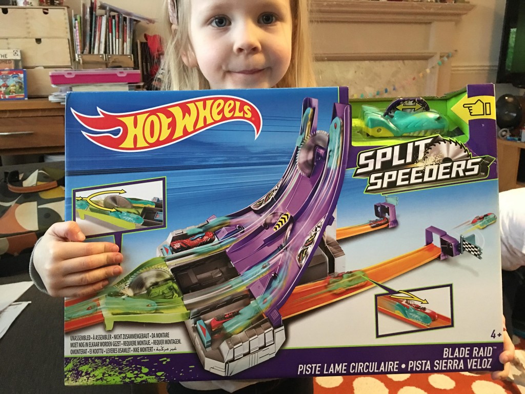 Hot Wheels Split Speeders Blade Raid Trackset