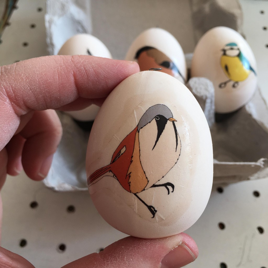 applying tattoos to eggs