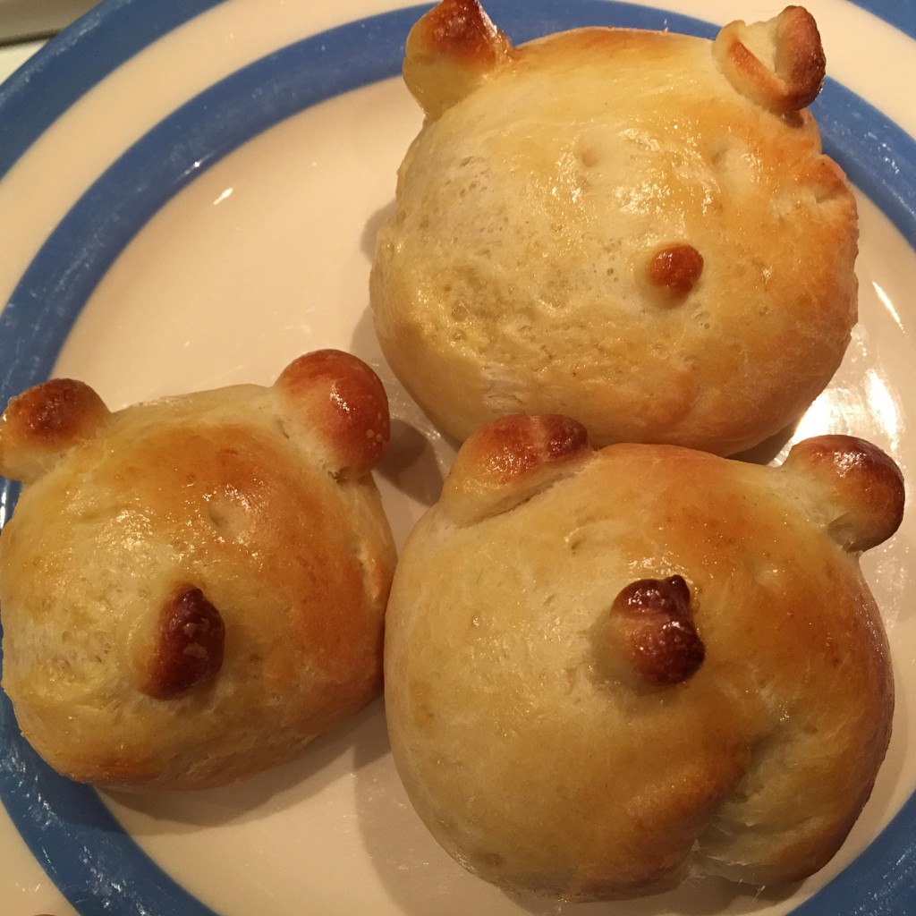 baking bread bear rolls