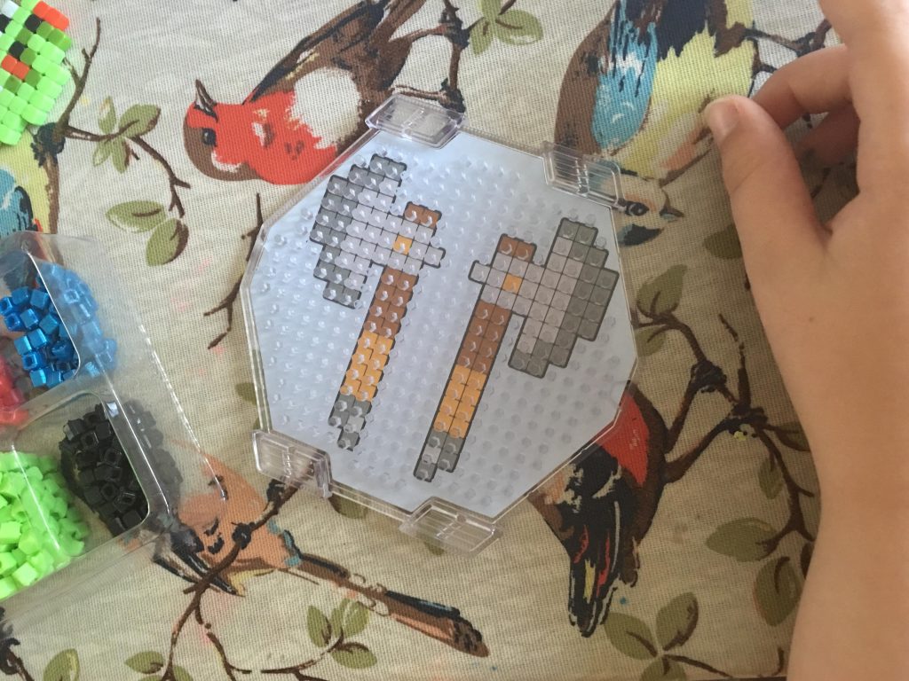 Qixels Kingdom Castle Attack Playset