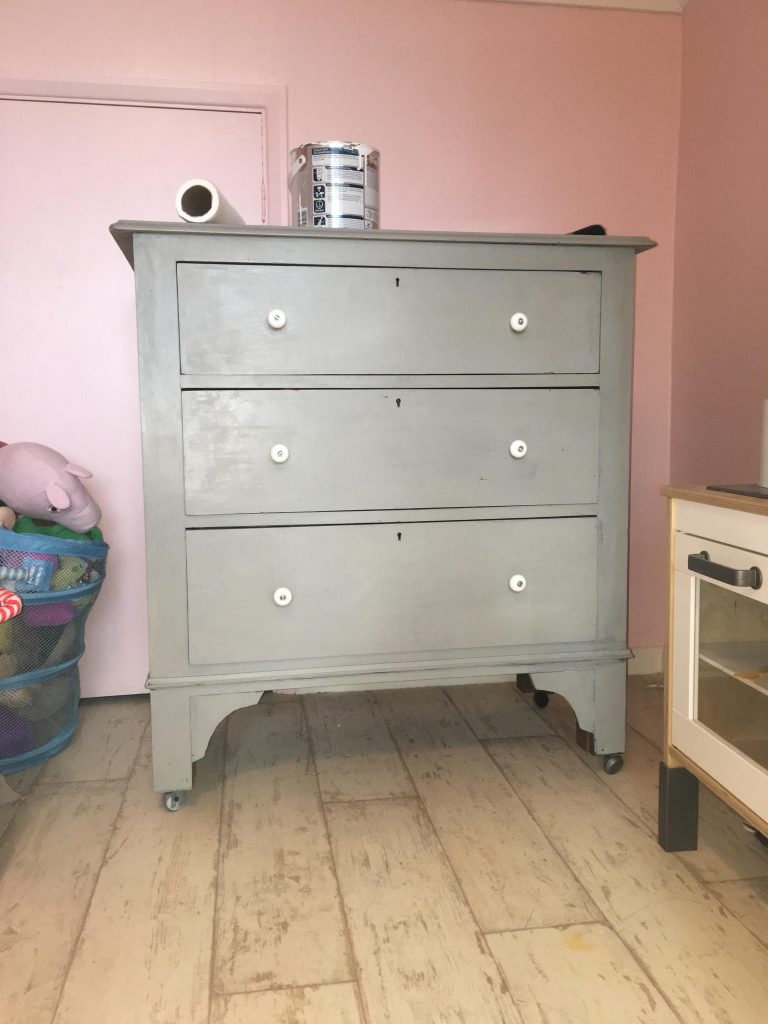 decorating with Annie Sloan stencil